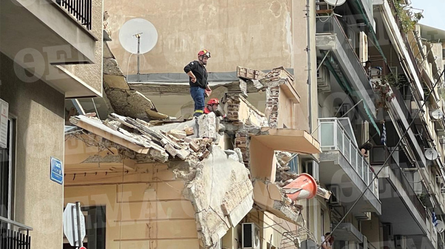Πειραιάς: Ένας νεκρός αστυνομικός από την κατάρρευση κτηρίου στο Πασαλιμάνι -  7 προσαγωγές