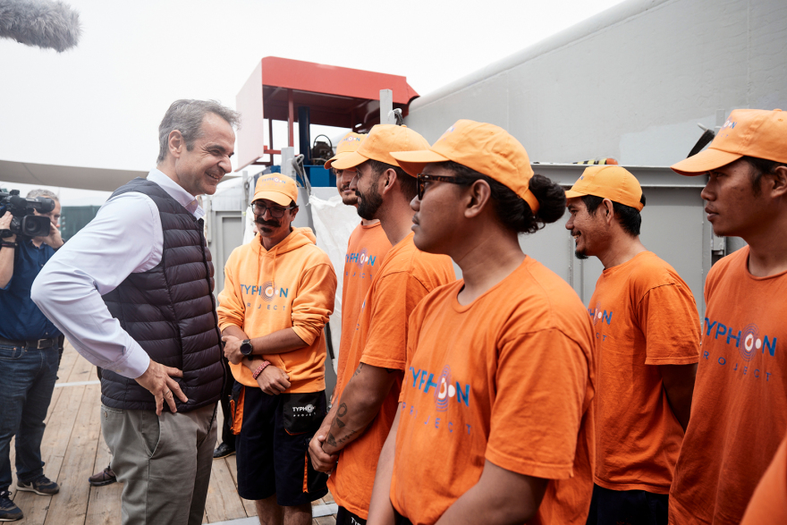 Μητσοτάκης: Επισκέφτηκε το πλοίο «Τυφώνας» του Ιδρύματος Αθανάσιος Κ. Λασκαρίδης