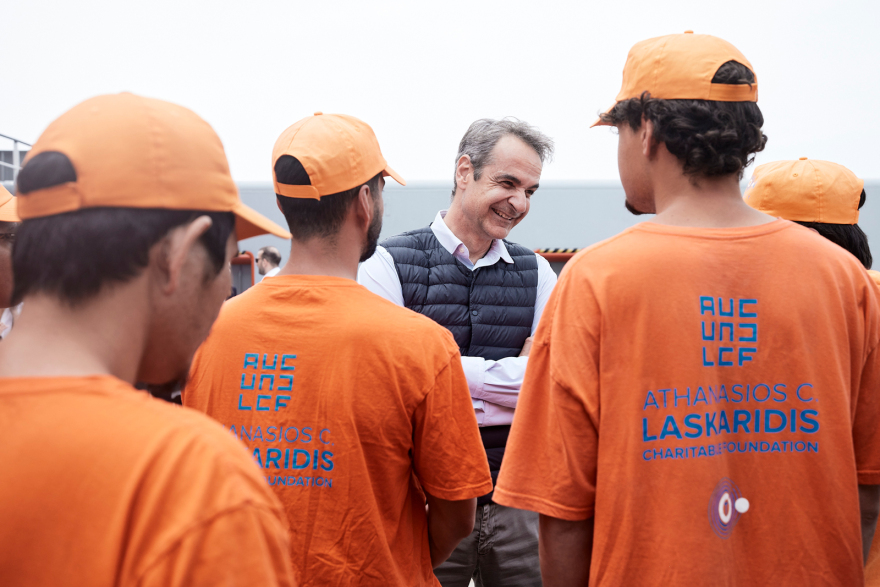 Μητσοτάκης: Επισκέφτηκε το πλοίο «Τυφώνας» του Ιδρύματος Αθανάσιος Κ. Λασκαρίδης