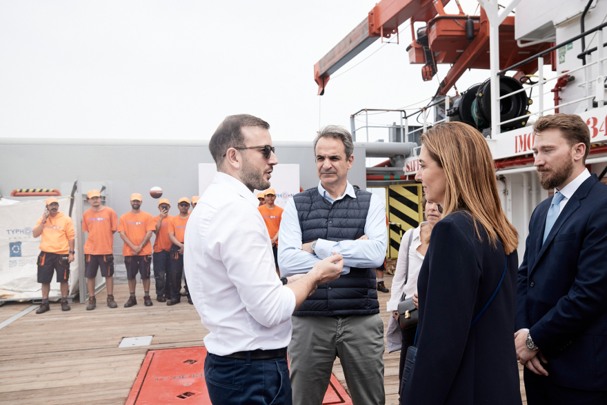 Μητσοτάκης: Επισκέφτηκε το πλοίο «Τυφώνας» του Ιδρύματος Αθανάσιος Κ. Λασκαρίδης
