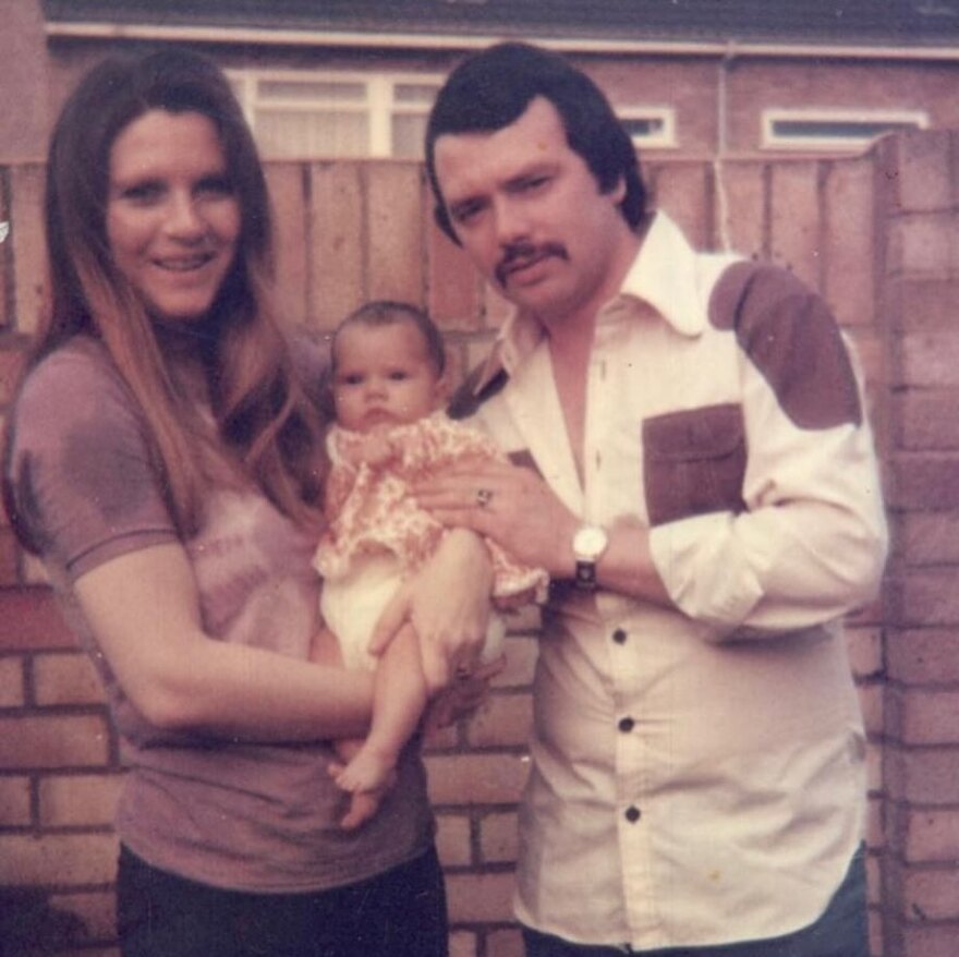 Βικτόρια Μπέκαμ: Έγινε 50 και ανέβασε φωτογραφίες από την παιδική της ηλικία 