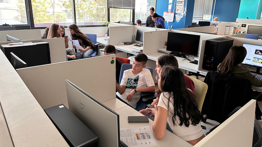 Το Γυμνάσιο Θρακομακεδόνων «τύπωσε» το δικό του Πρώτο Θέμα