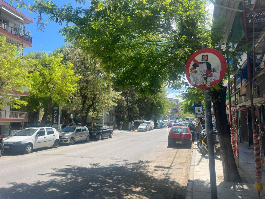 Θεσσαλονίκη: «Δεν είδα από πού ήρθε» λέει η οδηγός του ΙΧ που παρέσυρε τον 17χρονο ποδηλάτη