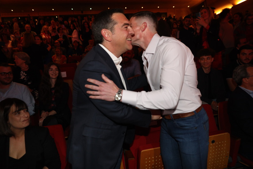 ΣΥΡΙΖΑ: «Αλέξη έλα πάνω» είπε ο Κασσελάκης και ανέβασε τον Τσίπρα στη σκηνή - Παρουσιάστηκε το ευρωψηφοδέλτιο