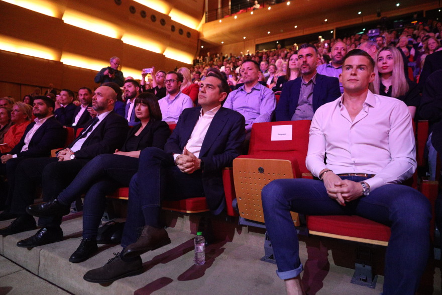 ΣΥΡΙΖΑ: «Αλέξη έλα πάνω» είπε ο Κασσελάκης και ανέβασε τον Τσίπρα στη σκηνή - Παρουσιάστηκε το ευρωψηφοδέλτιο