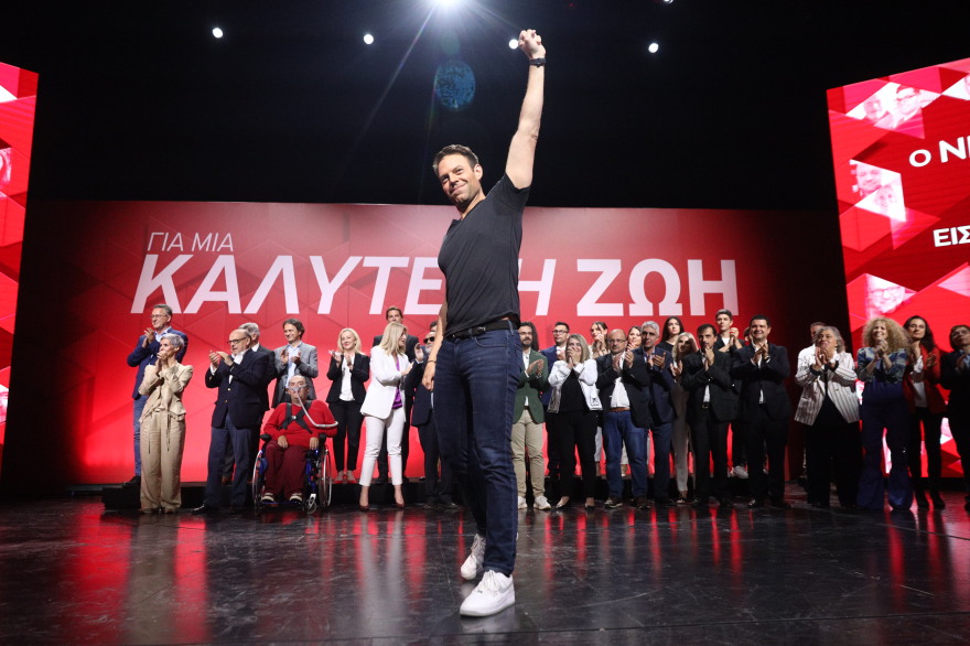 ΣΥΡΙΖΑ: «Αλέξη έλα πάνω» είπε ο Κασσελάκης και ανέβασε τον Τσίπρα στη σκηνή - Παρουσιάστηκε το ευρωψηφοδέλτιο