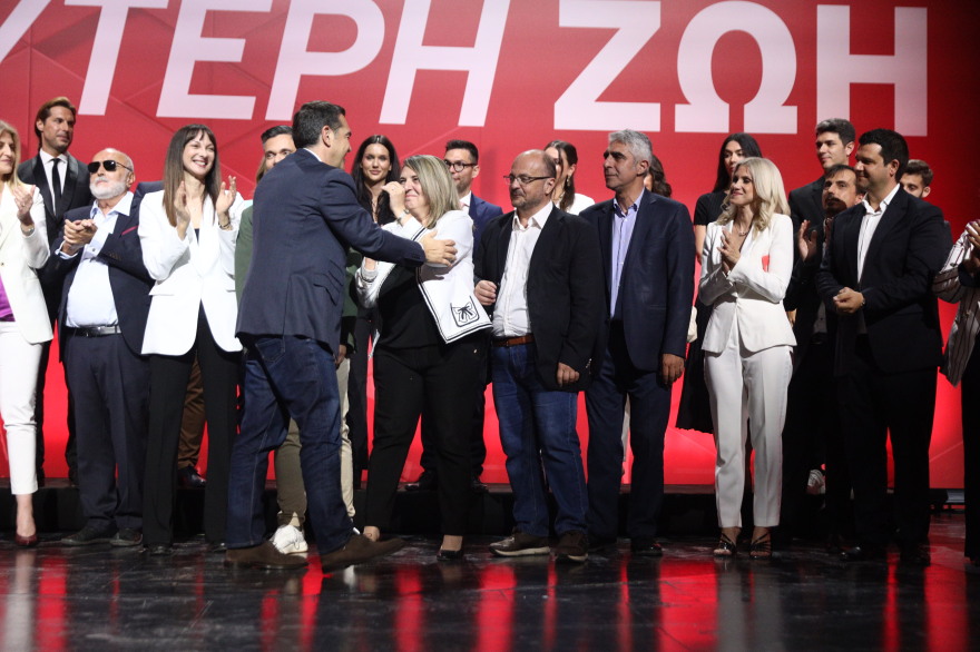 ΣΥΡΙΖΑ: «Αλέξη έλα πάνω» είπε ο Κασσελάκης και ανέβασε τον Τσίπρα στη σκηνή - Παρουσιάστηκε το ευρωψηφοδέλτιο