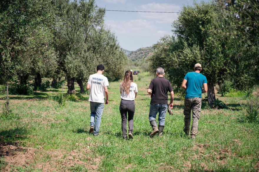 Χιλιάδες καρποί αγάπης για την Ημέρα της Γης από το φυσικό μεταλλικό νερό Βίκος