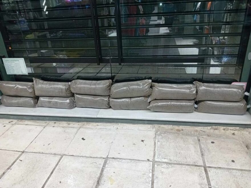 Κακοκαιρία: Πλημμύρες στην Καρδίτσα, διακοπές ρεύματος στον Βόλο - Έντονα φαινόμενα σε 6 περιοχές σήμερα