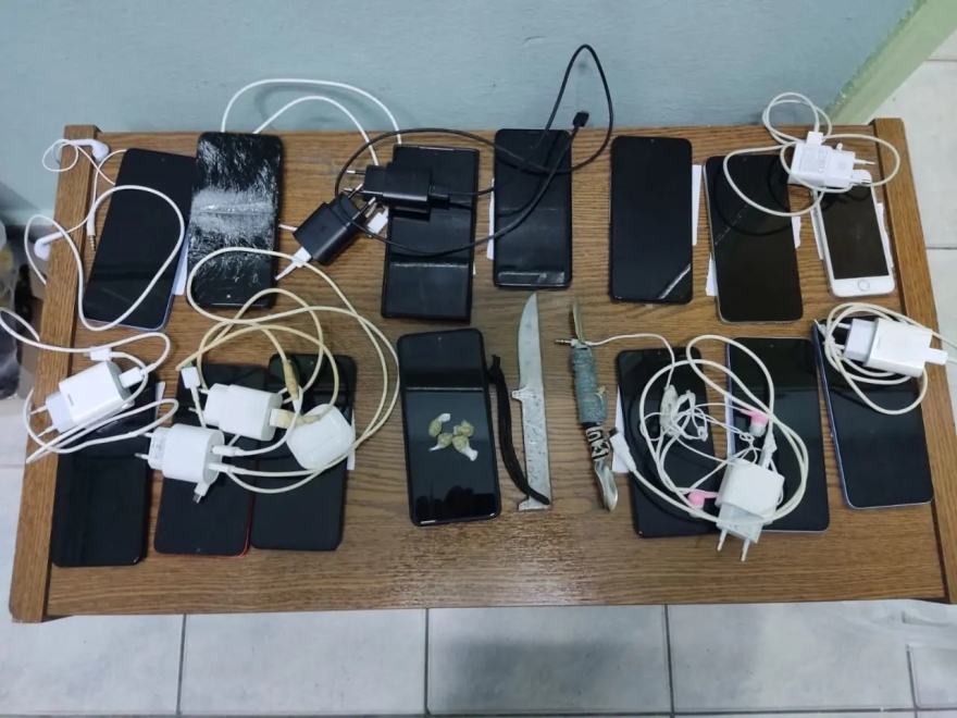 Έρευνα στις φυλακές Κορυδαλλού: Εντοπίστηκαν ναρκωτικά, μαχαίρια και κινητά – Δείτε βίντεο