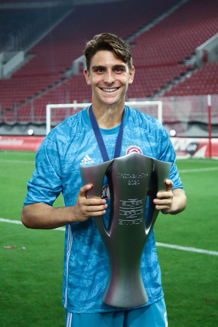 Κωνσταντής Τζολάκης: Η ιστορία του 21χρονου από την Κρήτη που έστειλε τον Ολυμπιακό στην 4αδα - Βίντεο, φωτογραφίες