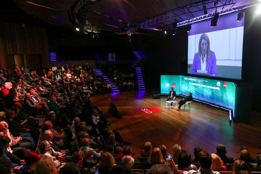 Ο απολογισμός του Νίκου Παπανδρέου στην Ευρωβουλή: Ζητώ την εμπιστοσύνη σας  