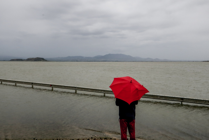 Κακοκαιρία: Πλημμύρες στην Καρδίτσα, διακοπές ρεύματος στον Βόλο - Έντονα φαινόμενα σε 6 περιοχές σήμερα
