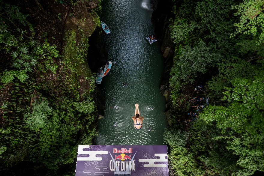 7 πρωταθλητές του Red Bull Cliff Diving μιλούν για τις ξεχωριστές εμπειρίες τους 