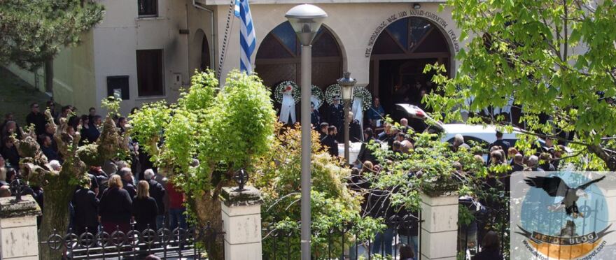 Θρήνος στα Γρεβενά: Το τελευταίο αντίο στον αστυνομικό που καταπλακώθηκε από κτίριο στο Πασαλιμάνι (βίντεο και φωτογραφίες)