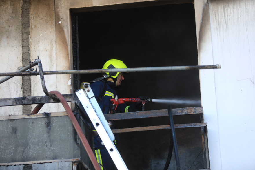 Ριζούπολη: Συνελήφθη άνδρας για τη φωτιά στο διαμέρισμα - Αυτός την έβαλε, λένε οι γείτονες