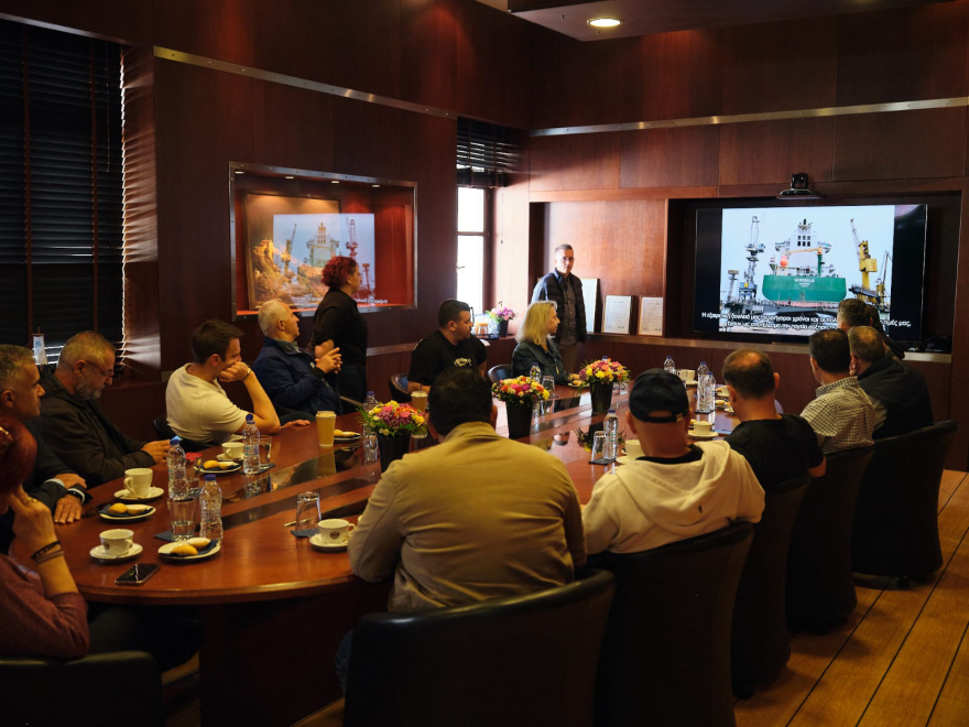 Σε Σύρο και Πάρο ο Στέφανος Κασσελάκης - Οι σταθμοί της δεκαήμερης περιοδείας του