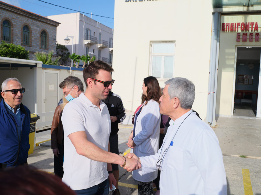 Σε Σύρο και Πάρο ο Στέφανος Κασσελάκης - Οι σταθμοί της δεκαήμερης περιοδείας του