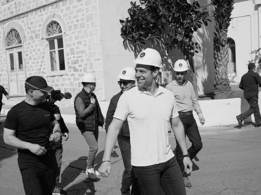 Σε Σύρο και Πάρο ο Στέφανος Κασσελάκης - Οι σταθμοί της δεκαήμερης περιοδείας του