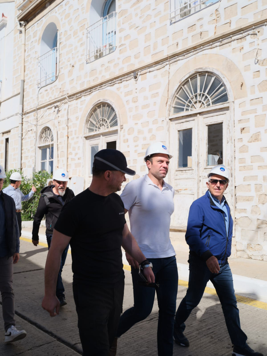 Σε Σύρο και Πάρο ο Στέφανος Κασσελάκης - Οι σταθμοί της δεκαήμερης περιοδείας του