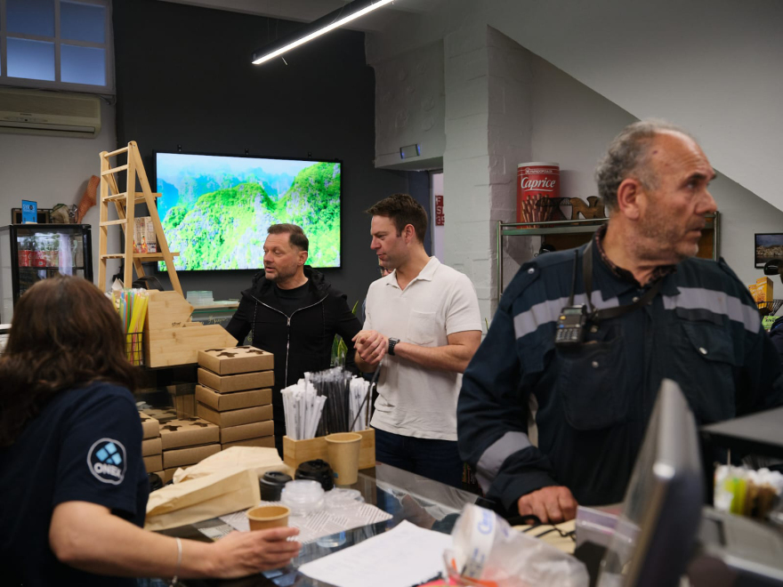 Σε Σύρο και Πάρο ο Στέφανος Κασσελάκης - Οι σταθμοί της δεκαήμερης περιοδείας του