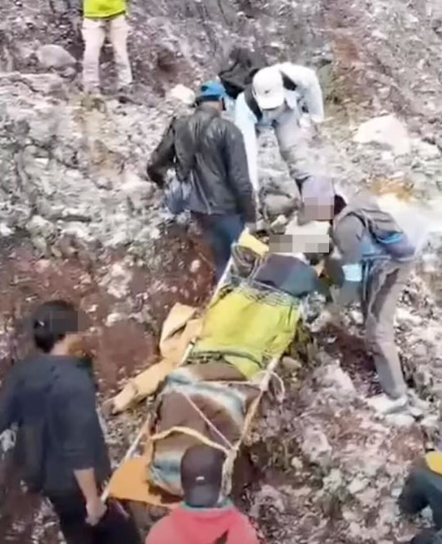 Ινδονησία: Τραγικό τέλος για 31χρονη Κινέζα που έβγαζε φωτογραφίες κι έπεσε σε κρατήρα ηφαιστείου