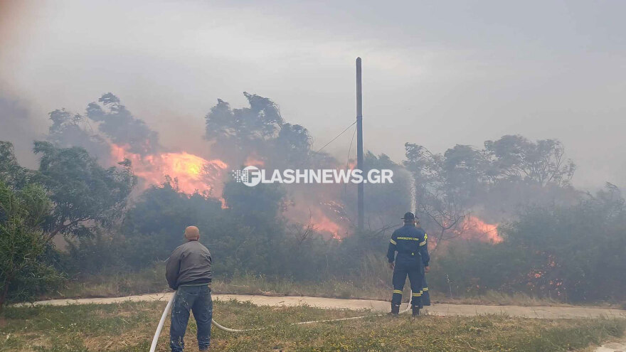 Κρήτη: Χωρίς ενεργό μέτωπο η φωτιά στον Ναύσταθμο της Σούδας - Εκκενώθηκαν σχολεία και το Ναυτικό νοσοκομείο