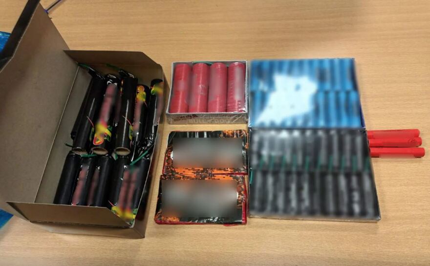 Κηφισιά: Συνελήφθη 17χρονος - Πουλούσε βεγγαλικά και κροτίδες μέσω social media