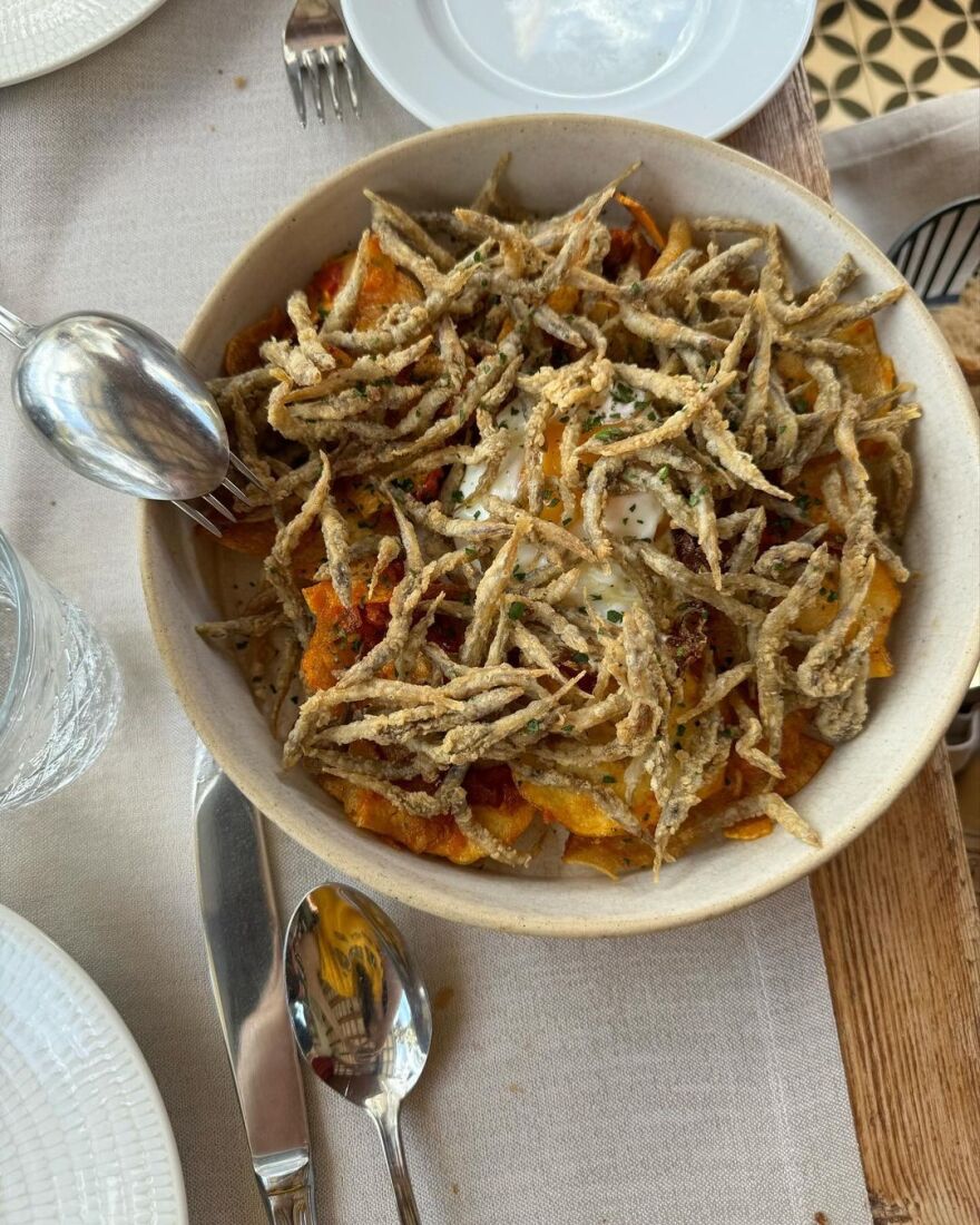 Έμιλι Ραταϊκόφσκι: Κάνει ηλιοθεραπεία γυμνή 