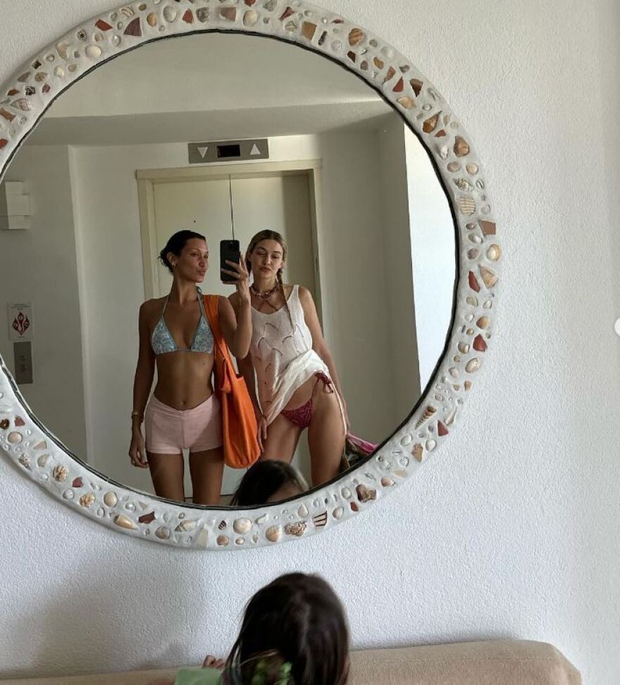 Μπέλα Χαντίντ: Θα ήμουν ένα τίποτα χωρίς εσένα, έγραψε στην αδερφή της, Τζίτζι