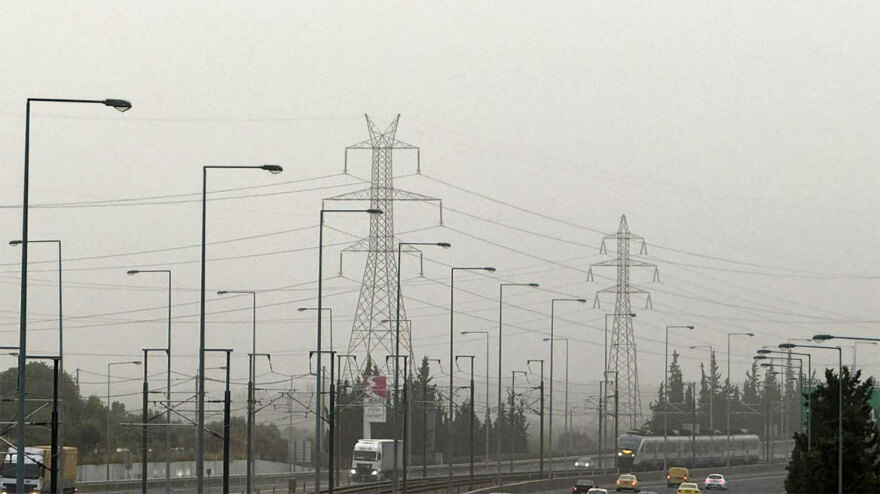 Καιρός - Αφρικανική σκόνη: Επταπλάσια σήμερα η συγκέντρωση σκόνης σε σχέση με χθες - Τι δείχνουν οι μετρήσεις