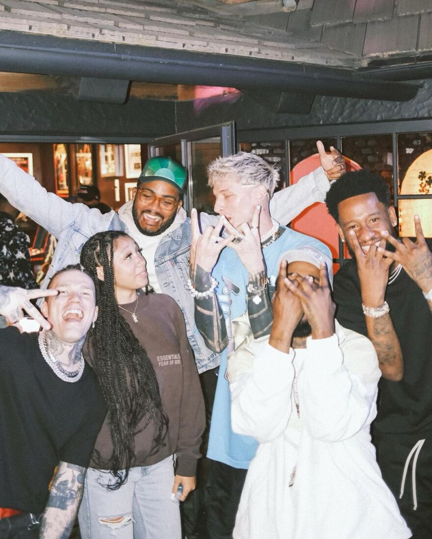 Μασίν Γκαν Κέλι: Γιόρτασε τα γενέθλιά του με τη Μέγκαν Φοξ παρά τη διάλυση του αρραβώνα τους 