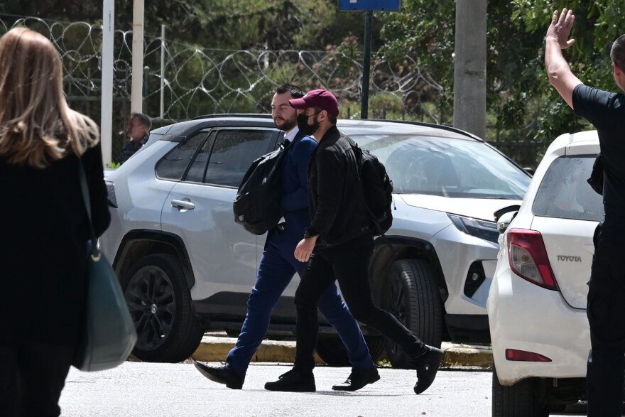 Κωνσταντίνος Φλώρος: Στην ανακρίτρια για τη γροθιά στον βουλευτή της Ελληνικής Λύσης