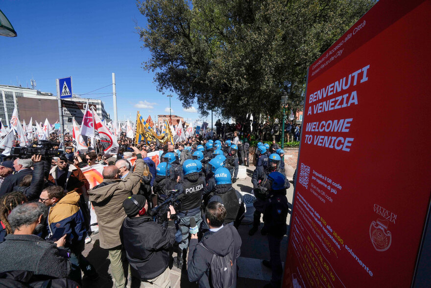 Βενετία: Αντιδρούν οι κάτοικοιγια το εισιτήριο των 5 ευρώ - Συγκρούστηκαν με την αστυνομία, δείτε βίντεο