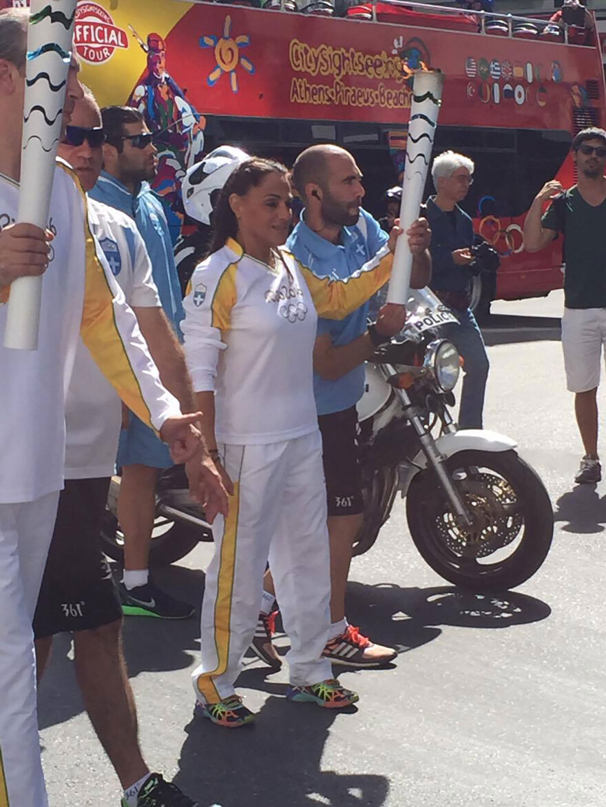 Βίκυ Κουβέλη: Αισθάνεσαι μια ιερότητα όταν συμμετέχεις στην λαμπαδηδοδρομία των Ολυμπιακών Αγώνων