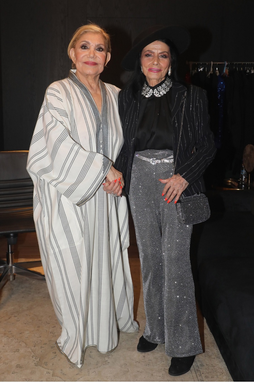 Η Ζωζώ Σαπουντζάκη διασκέδασε στη Μαρινέλλα - Δείτε φωτογραφίες