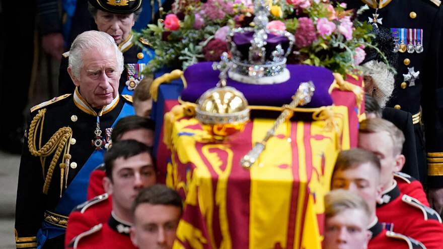 Αμερικανικά ΜΜΕ: Επιδείνωση της υγείας του Καρόλου και ετοιμασίες για τη βασιλική κηδεία - «Είναι πραγματικά πολύ άρρωστος»