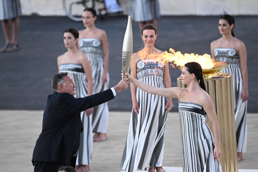 Ολυμπιακή Φλόγα: Στον δρόμο για το Παρίσι - Δείτε βίντεο από την τελετή παράδοσης στο Καλλιμάρμαρο