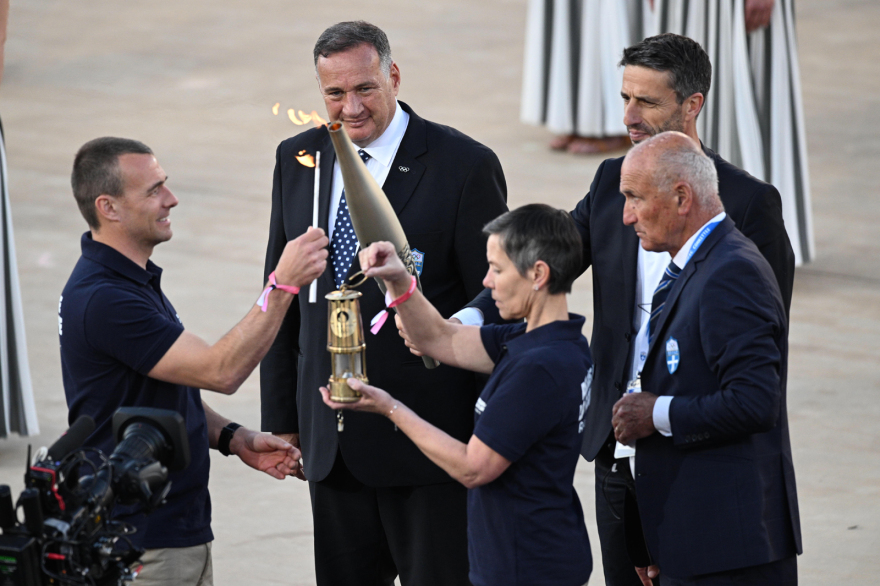 Ολυμπιακή Φλόγα: Στον δρόμο για το Παρίσι - Δείτε βίντεο από την τελετή παράδοσης στο Καλλιμάρμαρο