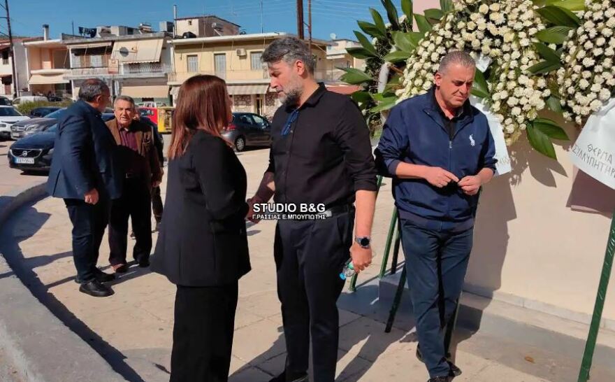 Καλλιάνος: Σε κλίμα συγκίνησης το τελευταίο «αντίο» στον πατέρα του