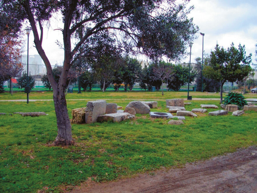 Οι μυστηριώδεις πάπυροι που «έδειξαν» τον τάφο του Πλάτωνα