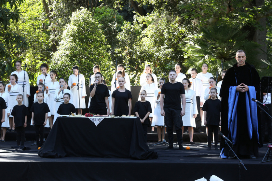 «Η ουράνια πολιτεία» στον κήπο του Προεδρικού Μεγάρου - Δείτε φωτογραφίες