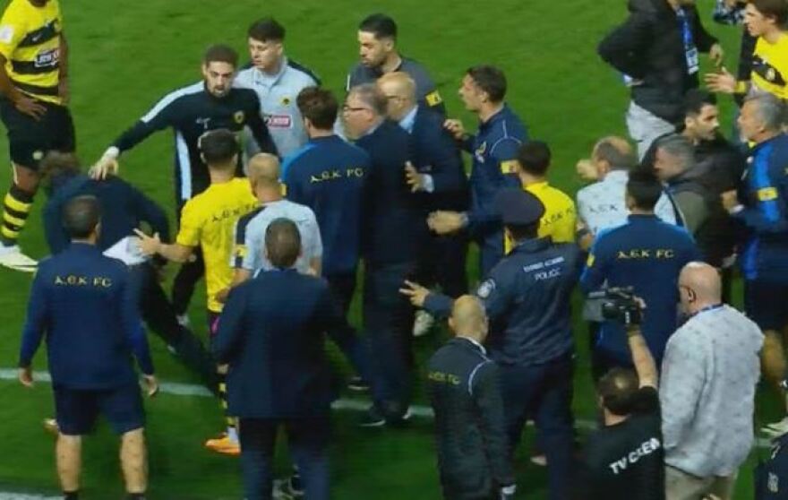 Ένταση μετά το τελευταίο σφύριγμα στην Τούμπα - Σε έξαλλη κατάσταση ο Αλμέιδα - Βίντεο, φωτογραφίες 