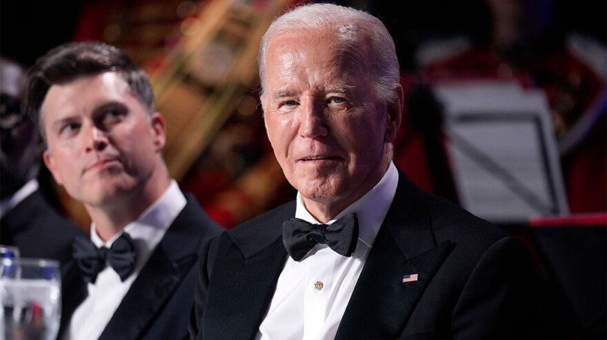 Ο Μπάιντεν περιπαίζει τον Τραμπ στο ετήσιο δείπνο της Ένωσης Ανταποκριτών - «Έχω αντίπαλο ένα 6χρονο»