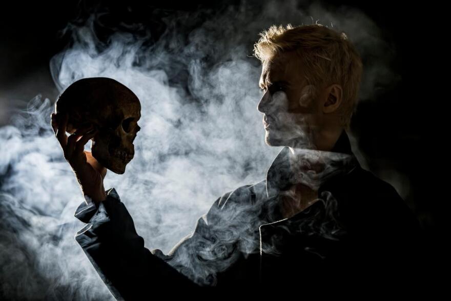 Ανάστασης Ροϊλός: Ετοιμάζεται να ενσαρκώσει τον Άμλετ του Σαίξπηρ