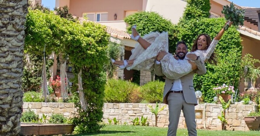 Λευτέρης Σουλτάτος: Η ανάρτηση για τα πέντε χρόνια γάμου με τη Βάσω Λασκαράκη - Ανυπομονώ να γεράσουμε μαζί, γράφει