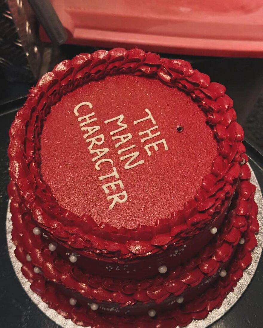 Τόνια Σωτηροπούλου: Γιόρτασε τα 37α γενέθλιά της με τέσσερις τούρτες