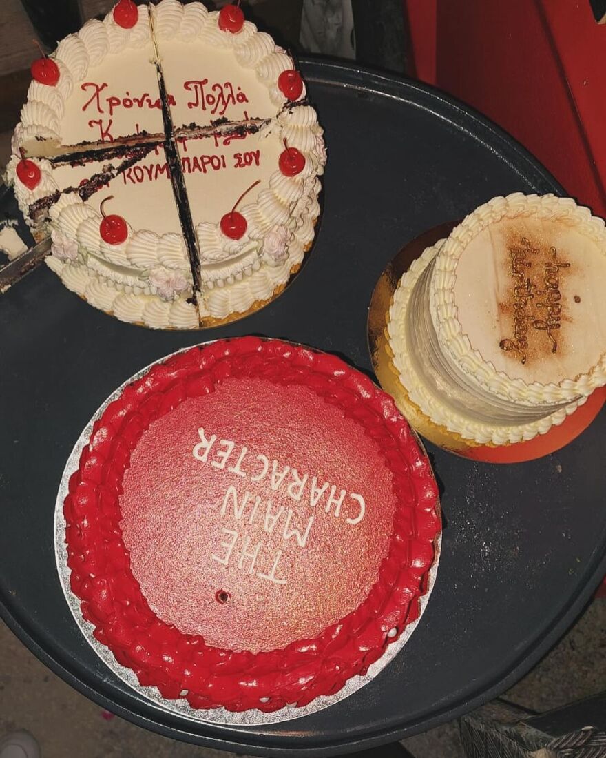 Τόνια Σωτηροπούλου: Γιόρτασε τα 37α γενέθλιά της με τέσσερις τούρτες