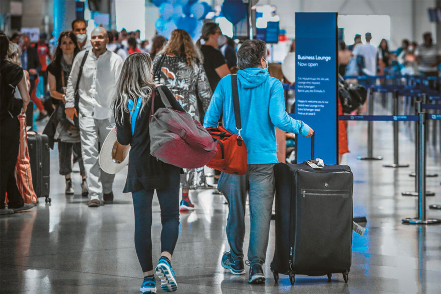 Σε υψηλό 15ετίας τα ταξίδια των Ελλήνων στο εξωτερικό