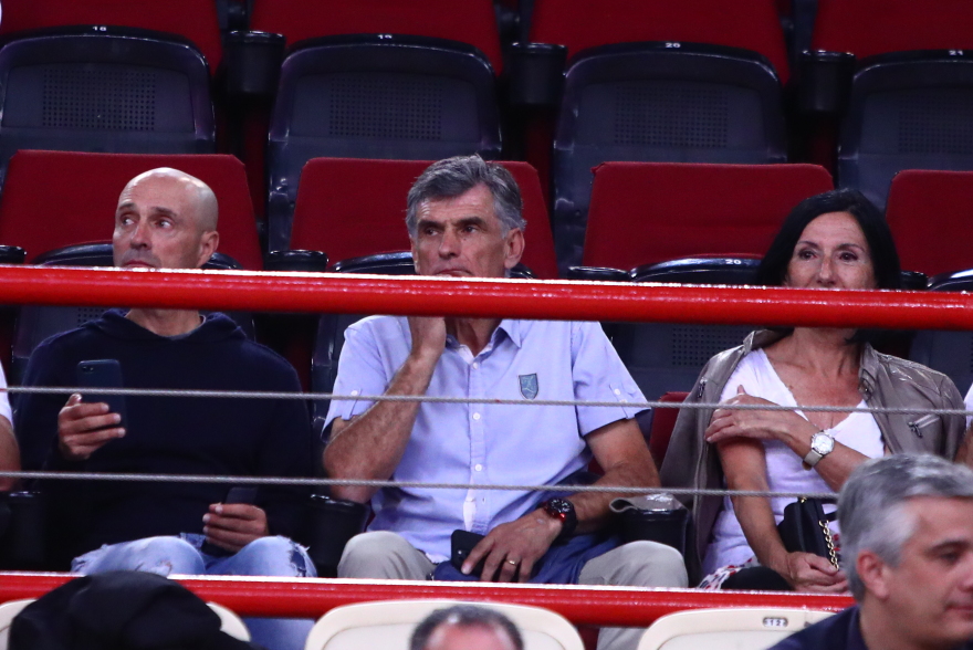 Ολυμπιακός - Μπαρτσελόνα: Στο ΣΕΦ ο Μεντιλίμπαρ - Φωτογραφίες 